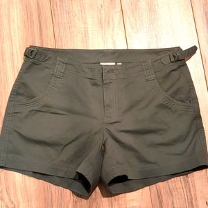 Athleta khaki green shorts